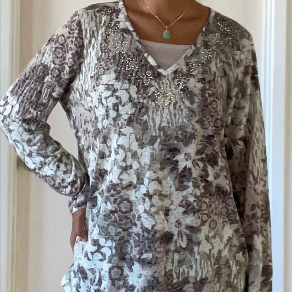 Erika long-sleeved shirt with gem detail. Size: Large